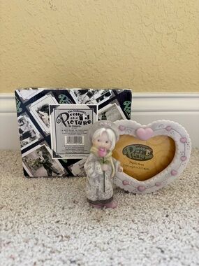 Kim Anderson Heart-Shaped Photo Frame in White with Pink Accents A Red Rose